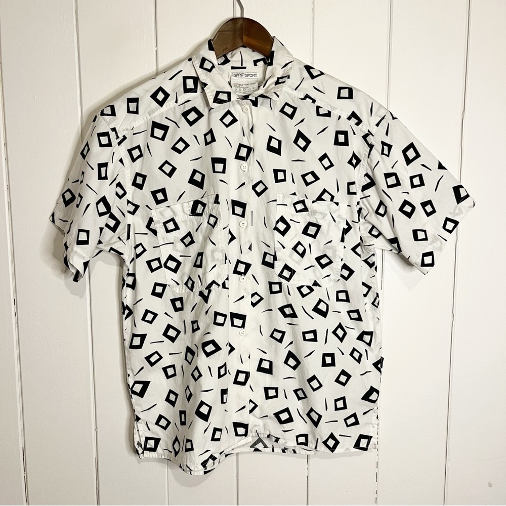 Vintage ESprit Sport Black and White Button Down Top. Size Medium.